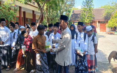 WUJUDKAN KEPEDULIAN, UPT SMP NEGERI BANGILAN BUKA LAYANAN ZAKAT FITRAH 1447 H: SAATNYA BERBAGI KEBAHAGIAAN!